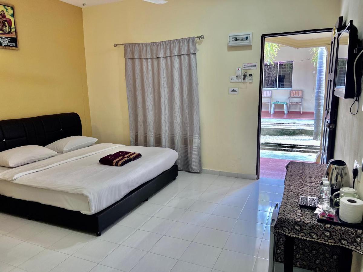 Dhania Cenang Beach Motel Pantai Cenang  Exterior foto