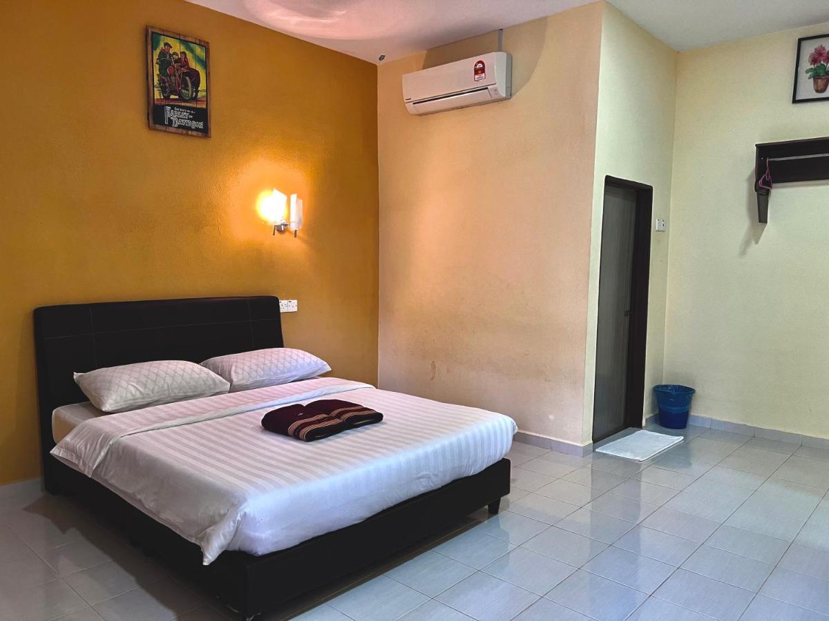 Dhania Cenang Beach Motel Pantai Cenang  Exterior foto