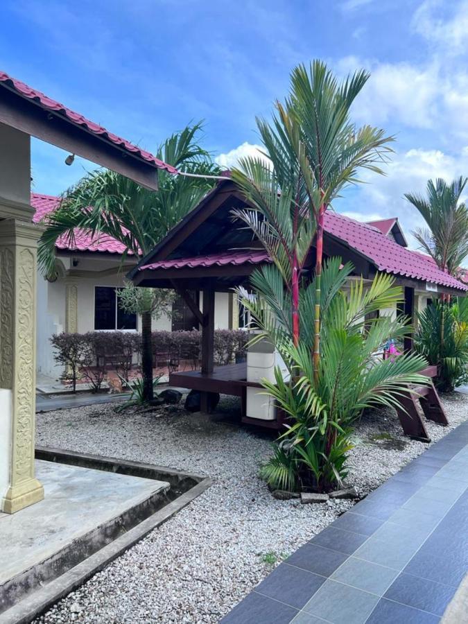 Dhania Cenang Beach Motel Pantai Cenang  Exterior foto