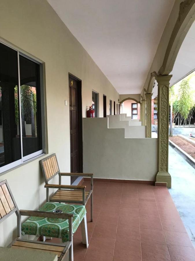Dhania Cenang Beach Motel Pantai Cenang  Exterior foto