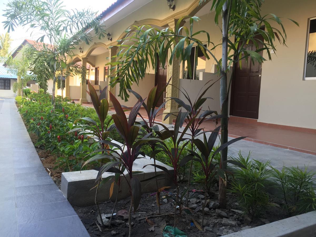 Dhania Cenang Beach Motel Pantai Cenang  Exterior foto