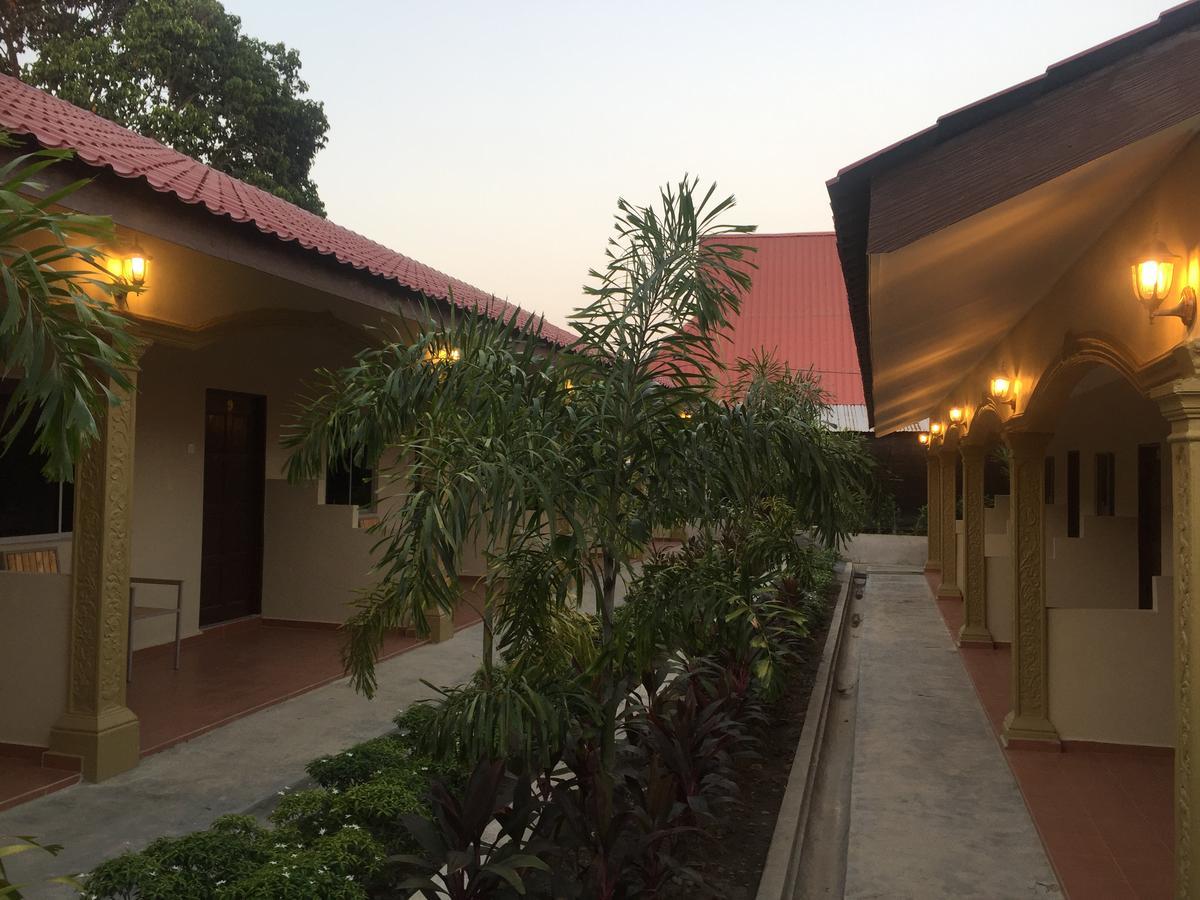 Dhania Cenang Beach Motel Pantai Cenang  Exterior foto