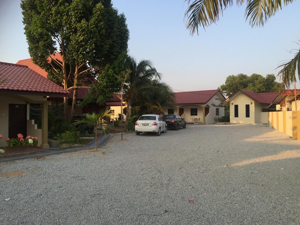 Dhania Cenang Beach Motel Pantai Cenang  Exterior foto